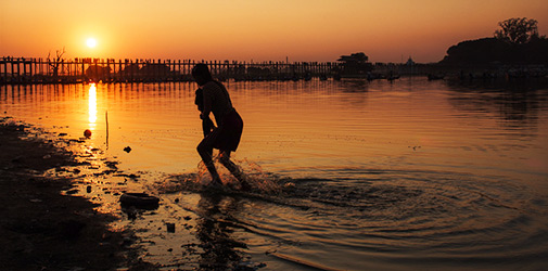 u bein bridge al tramonto